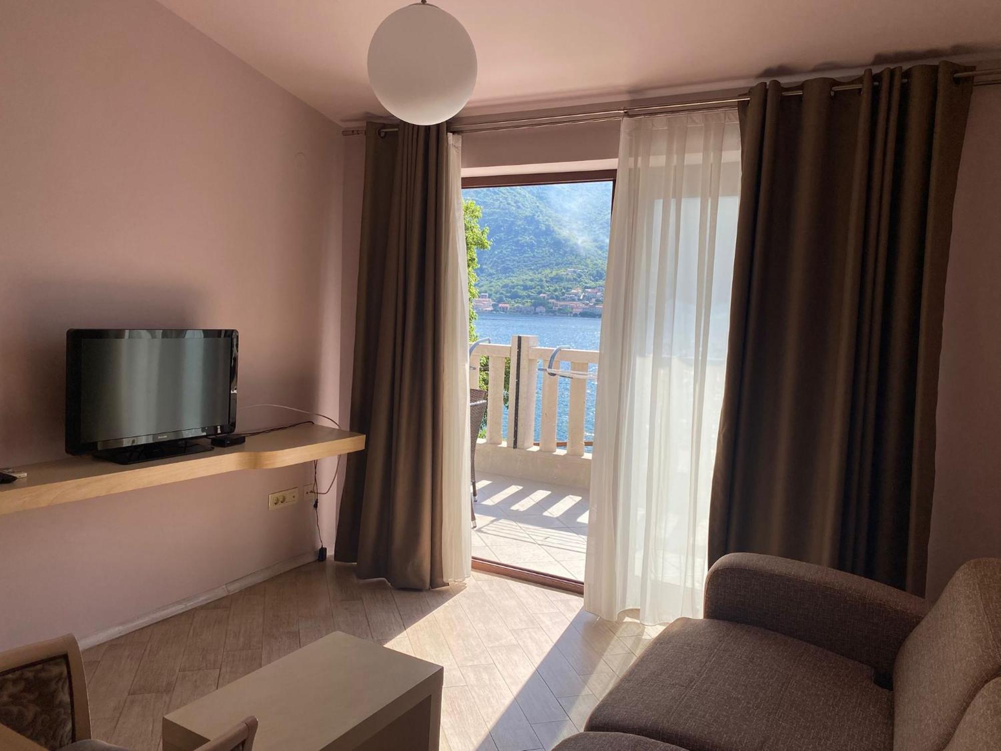 Apartments Bella Di Mare Kotor Luaran gambar