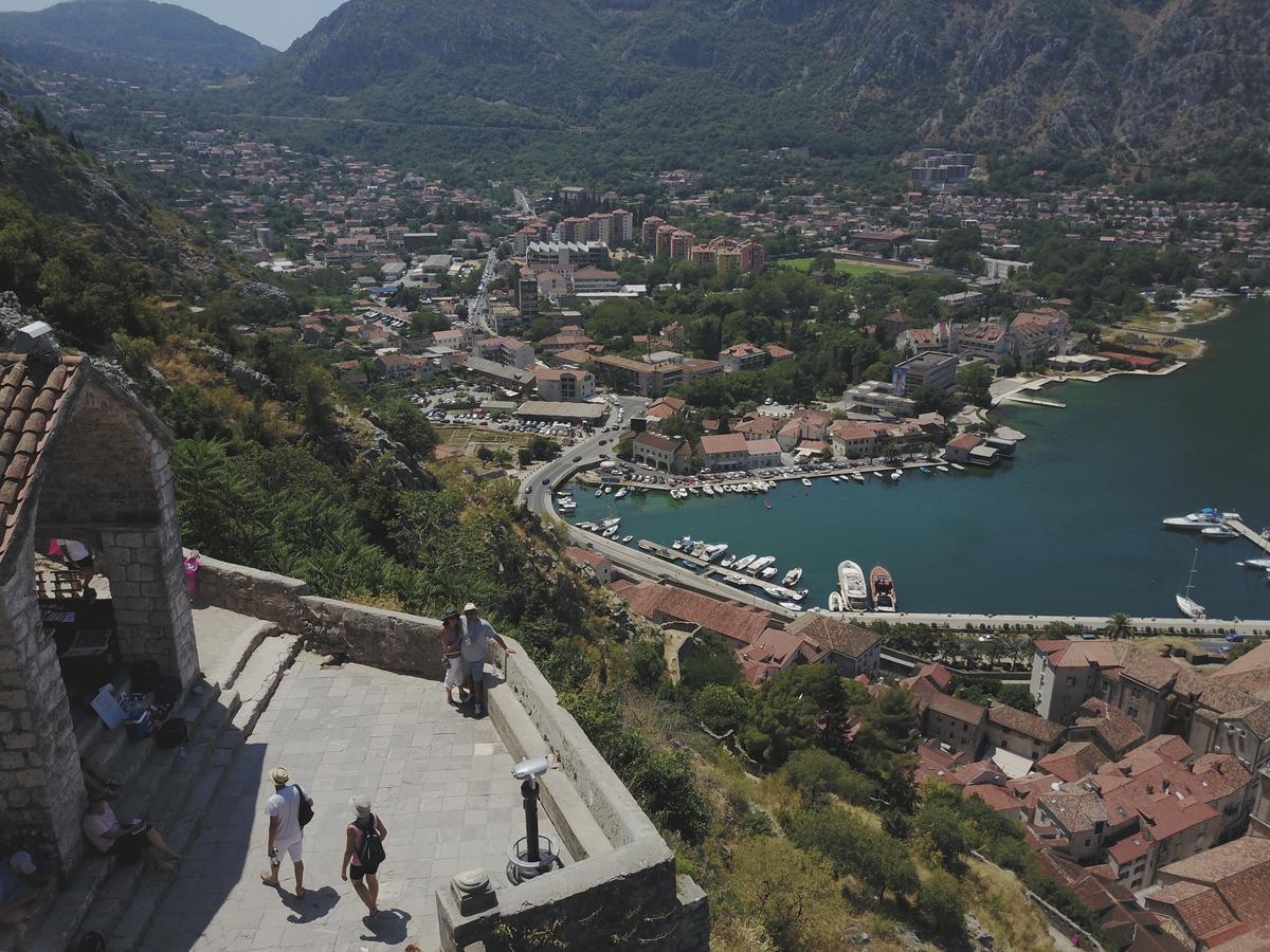 Apartments Bella Di Mare Kotor Luaran gambar